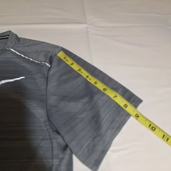 Nike Grey Striped Dri-Fit Running Miler Tshirt Athletic Workout Athleisure Sz M - Picture 7 of 8